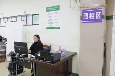 宣威首设“警医邮”便民服务点，邮政增值业务开启便民新篇章